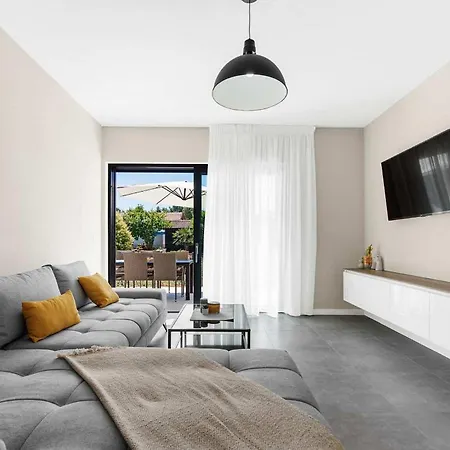 Atena Holiday home *