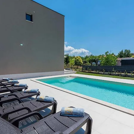 Atena Holiday home *
